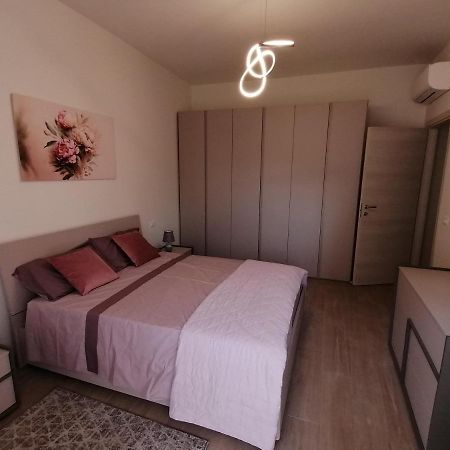 V & G House Apartment เวโรนา ภายนอก รูปภาพ